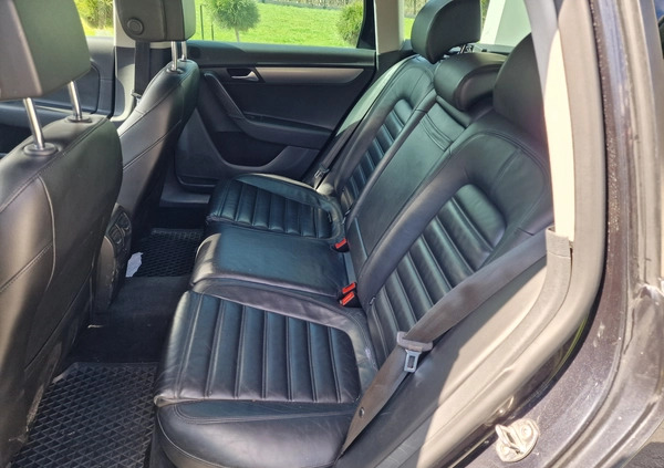 Volkswagen Passat cena 28900 przebieg: 200000, rok produkcji 2011 z Wieliczka małe 121